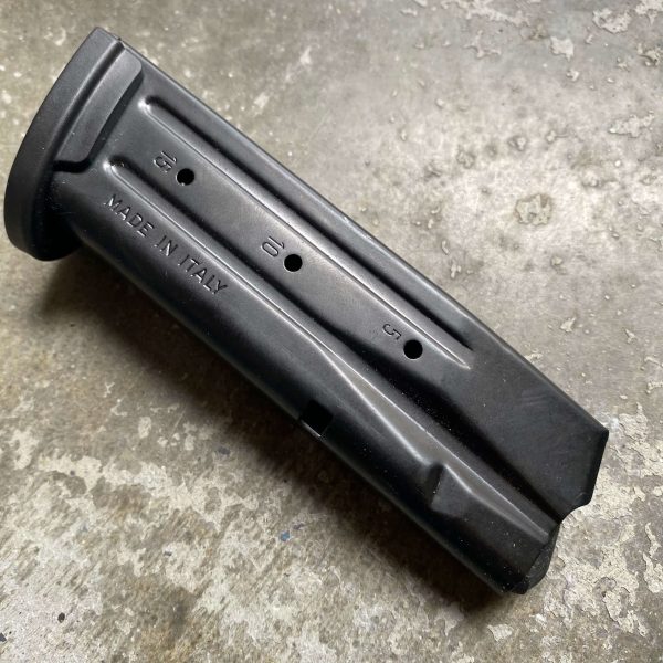 Sig Sauer 15 round P320 9mm magazine Sig Sauer 15 round P320 9mm magazine